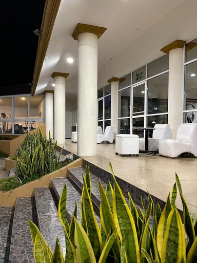 Tinas Hotel Vicans